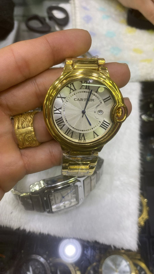 Relógio Dourado Clássico com Mostrador Triplo